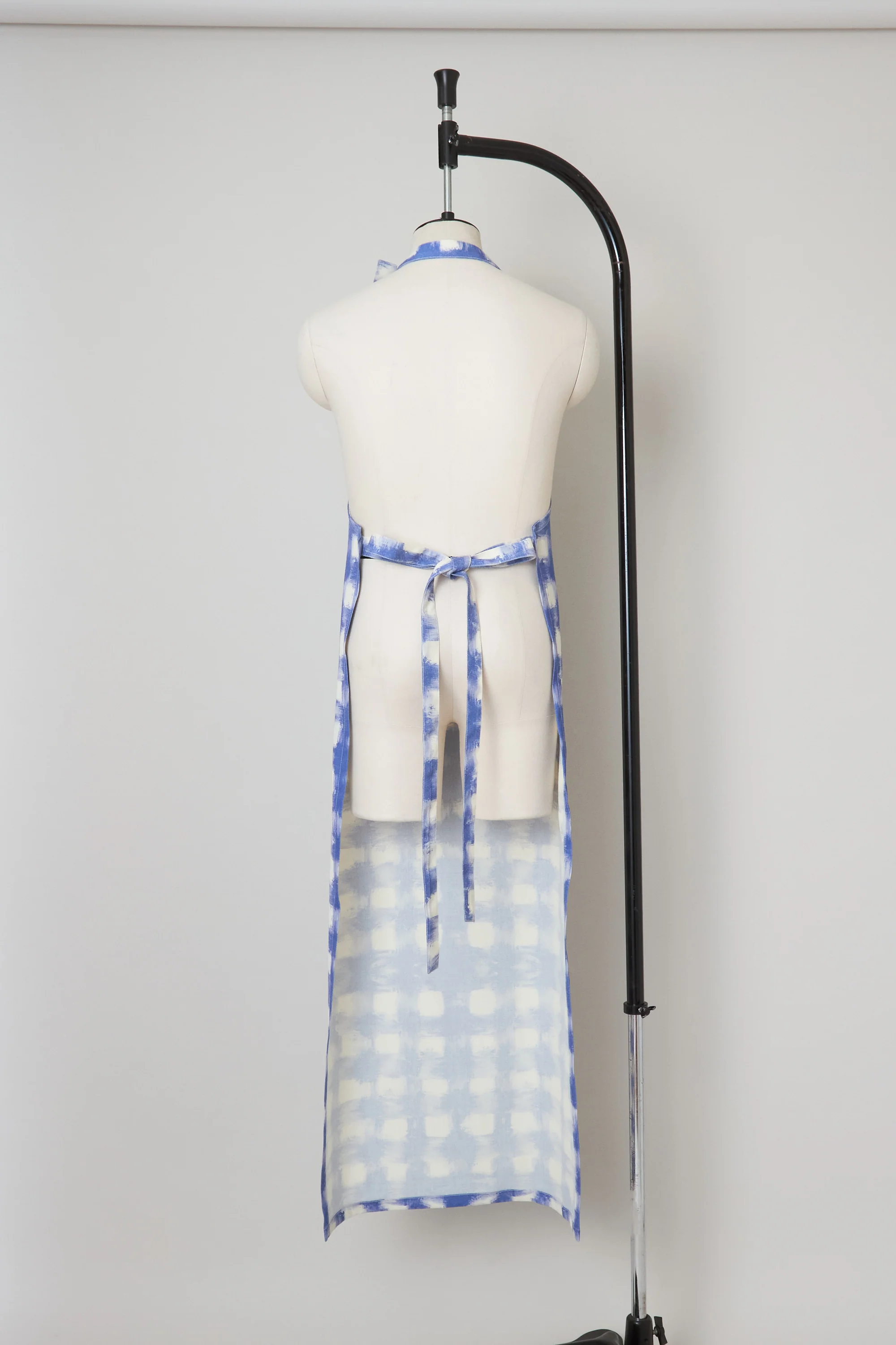 COFFEE SHOP WAITER - Image 4